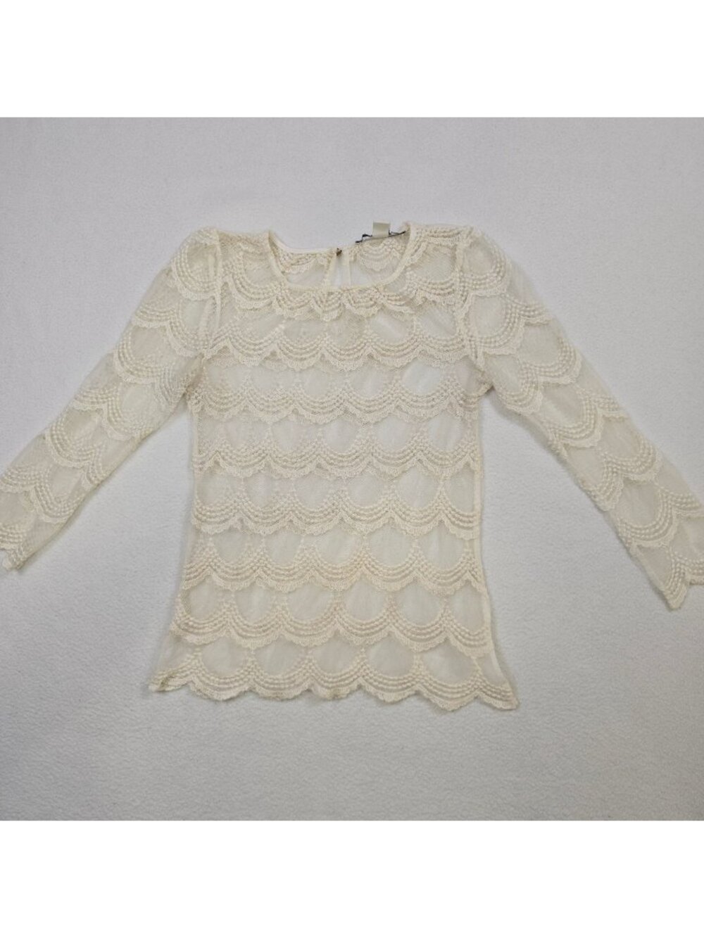 Forever 21 Small Lace Long Sleeve Ivory Scalloped Pattern Sheer Romantic Boho